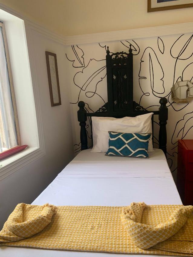 Private Single Bed Apt w Workspace in Zanzibar