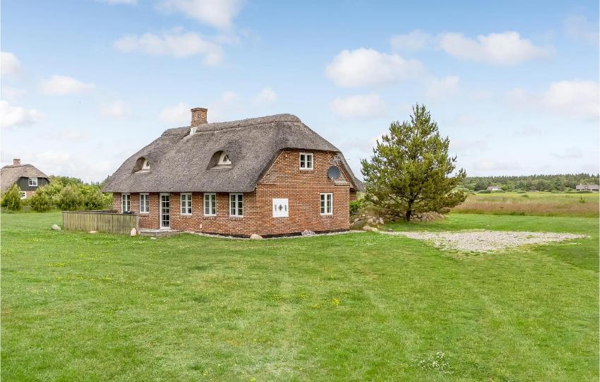 Amazing home in Ulfborg with Sauna, 4 Bedrooms and WiFi