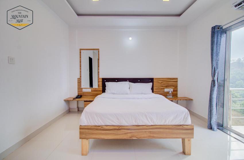 The Mountain Mist Hotel