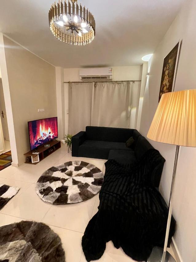 وحدة فندقيه للايجار بمدينتى بجانب الخدمات تطل على جاردن واسعه