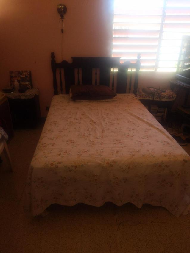 Harding's bed& loudge