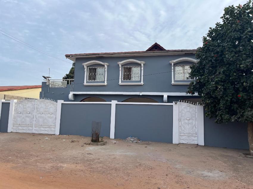 Captivating 5-bedroom duplex with 4 toilets