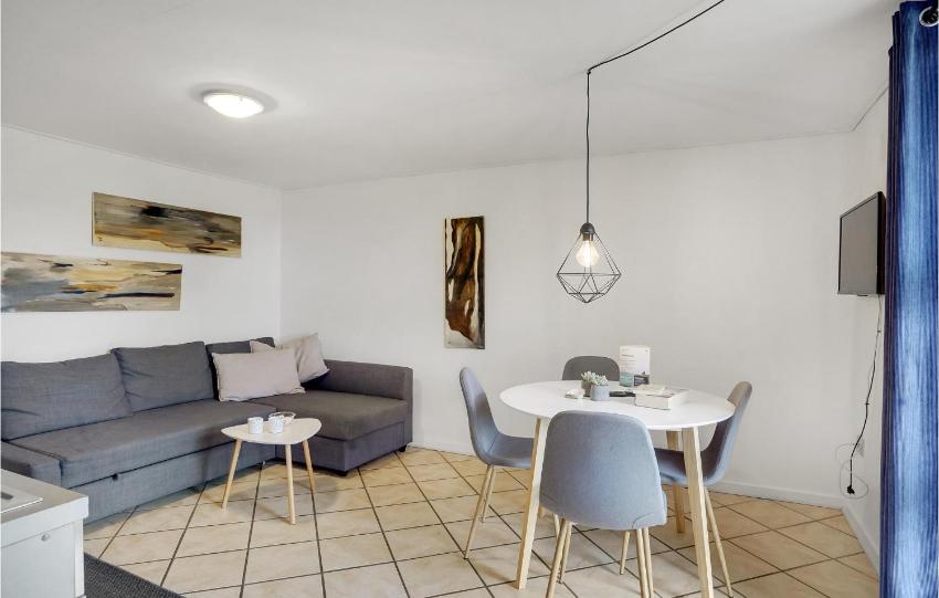 Beautiful apartment in Hjer with 1 Bedrooms and WiFi