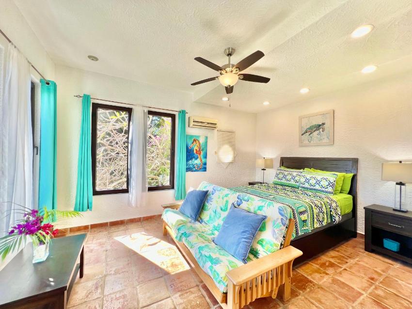 El Castillo Blanco Apartments @Parrot Tree Plantation