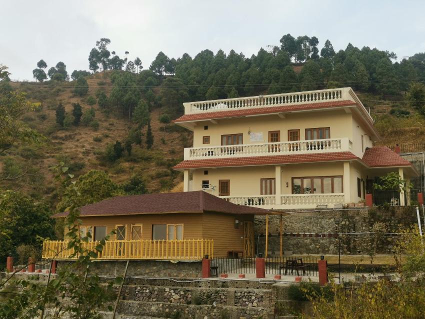 Wooden Cottage by Mountain Homes- Lansdowne