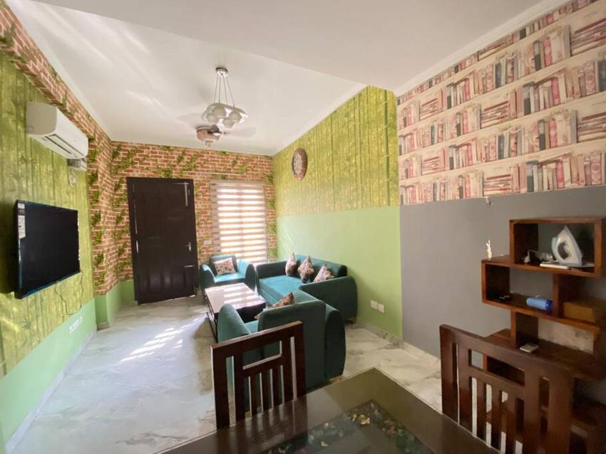 Homely duplex ground to terrace with garden