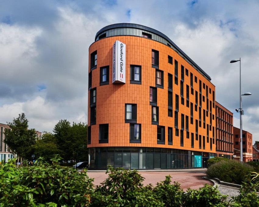 Cozy Chic Private Ensuites within Shared Apartment at Gosford Gate Student Accommodation near Coventry City Centre