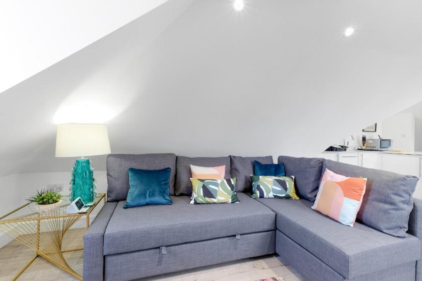 Ewell Modern Design 2 Bedroom Apartment - Surbiton
