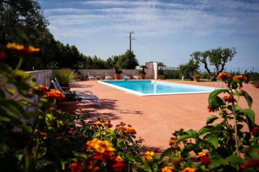 Villa Resta with pool and spa