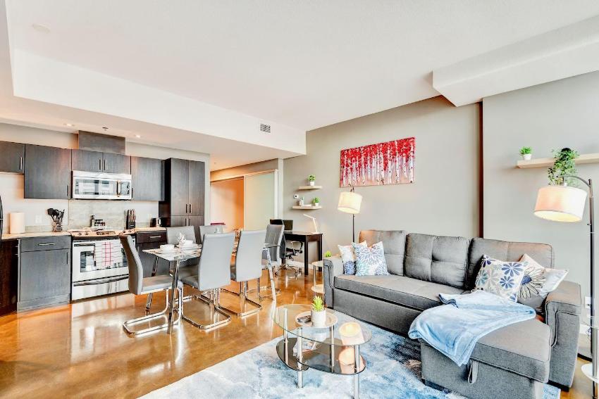 Modern 2BR - Apt - DT Calgary with City Views
