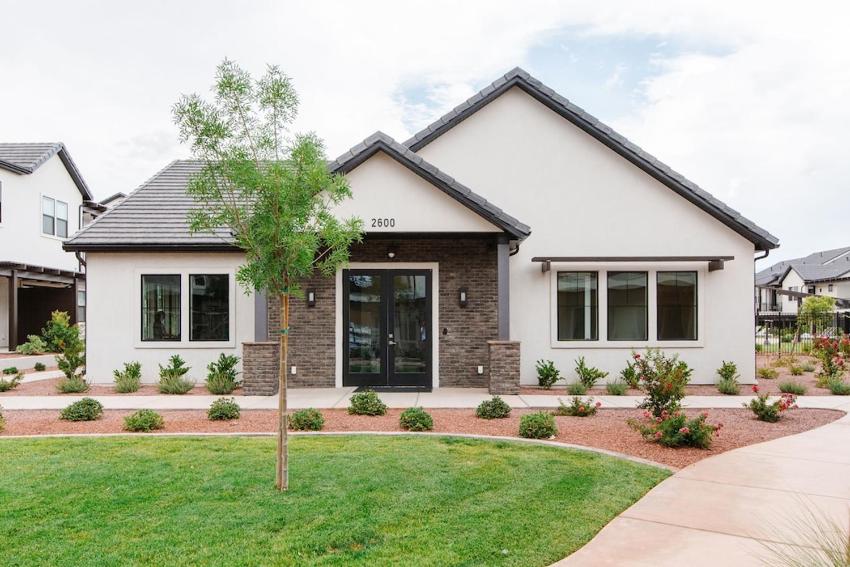 Ocotillo Spring Resort 44 Sky Fire Private Brand-New Home, Private Hot Tub, and Community Pool