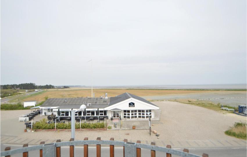 Three-Bedroom Apartment in Romo