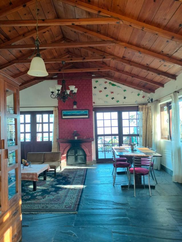 Roseville Cottage by Misty Ranges