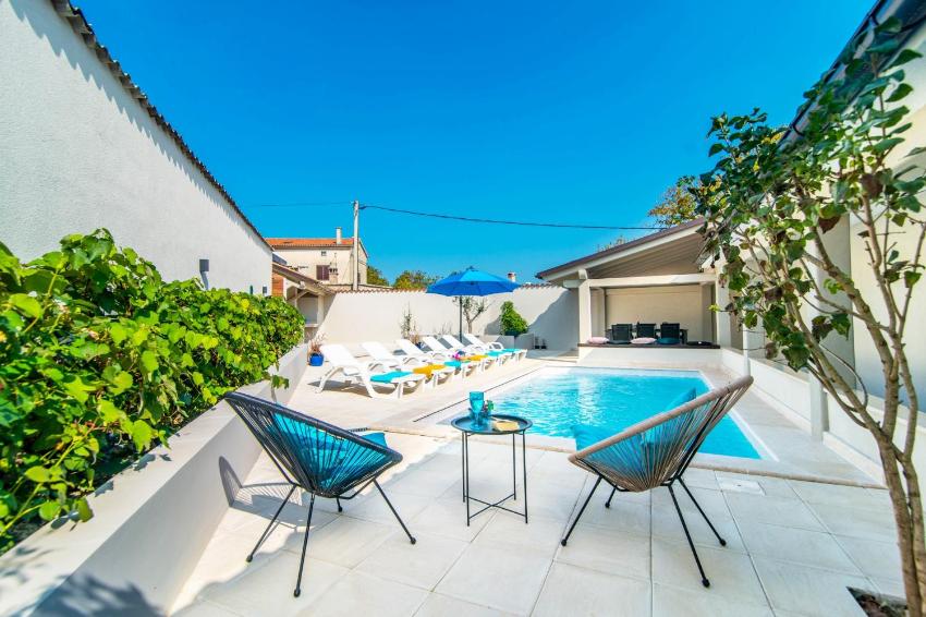 Villa Fragola by Villa Plus