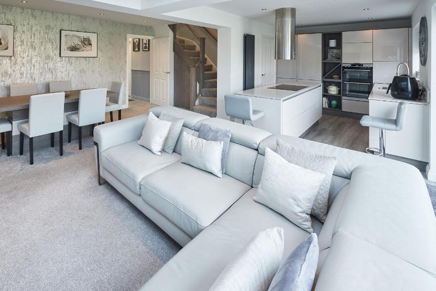 Host & Stay - Benton Road