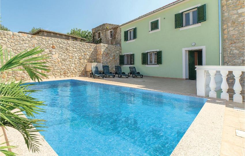 One-Bedroom Apartment in Banj