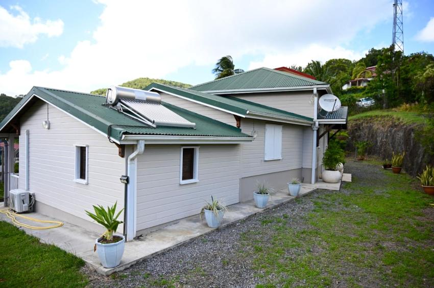 Maison de 3 chambres avec jardin et wifi a Riviere Pilote a 1 km de la plage