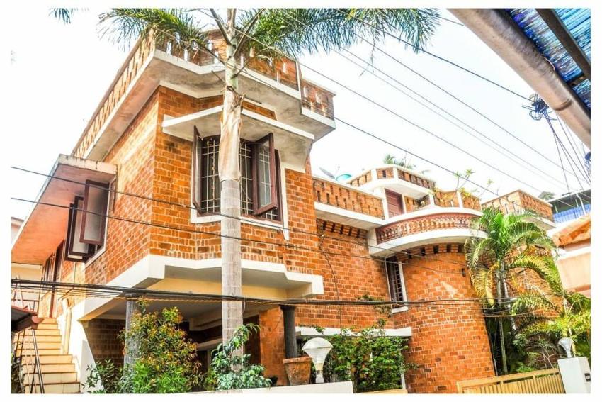 Independent House (GR.FLOOR)in the heart of kochi.