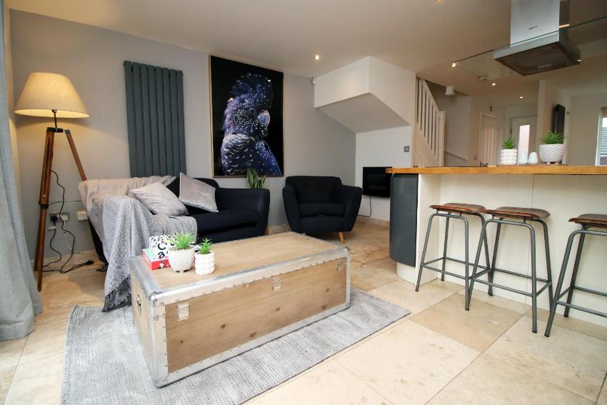 K Suites - City-centre 4 Bed House - 2 FREE Parking