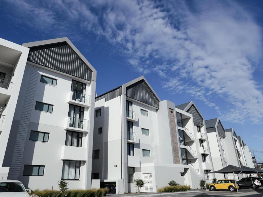 Stylish 3-bedroom Apartment in new estate