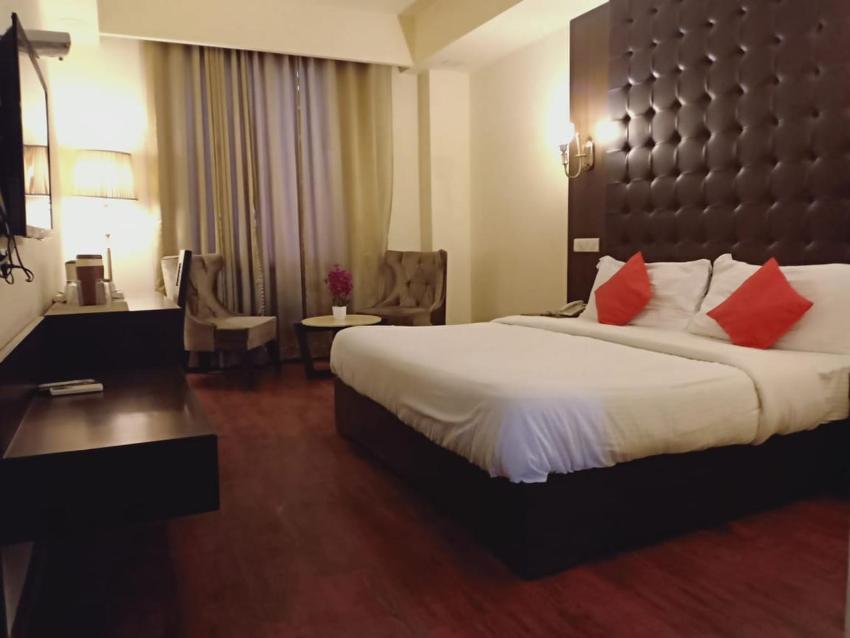 Hotel Noor mahal, Moga