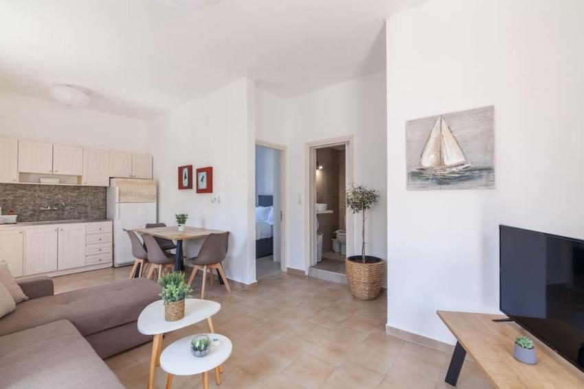 Geo's Lovely Two Bedroom Island Apartment