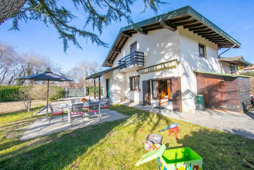 Cedar House Villa Few Minutes From Lake - Happy Rentals