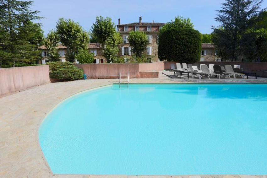 Appartement de 3 chambres avec piscine partagee jardin clos et wifi a Rustrel