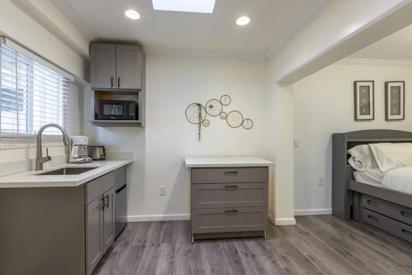 @ Marbella Lane - Adorable and Quiet Studio