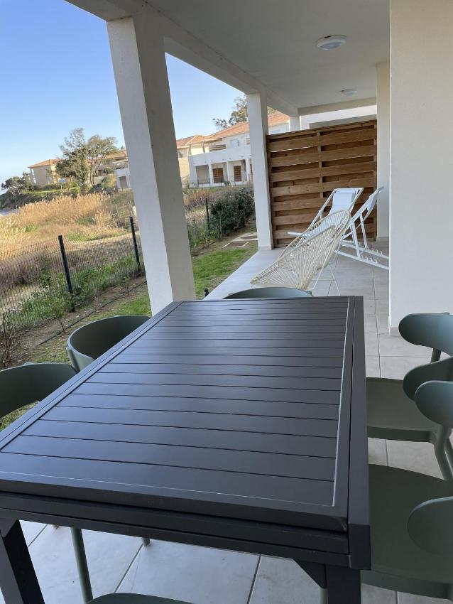 Résidence Marina di Bravone - appartement 10 personnes Vue Mer RDC N70-71