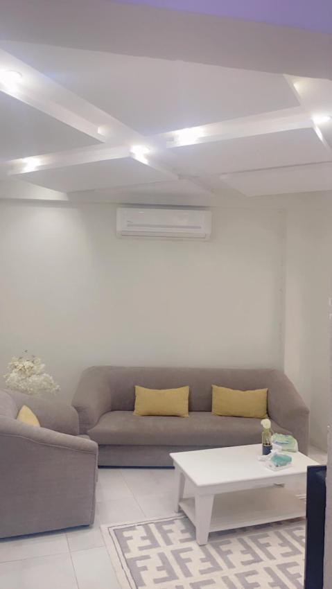 شقه بغرفتي نوم وغرفه معيشه بلكامل