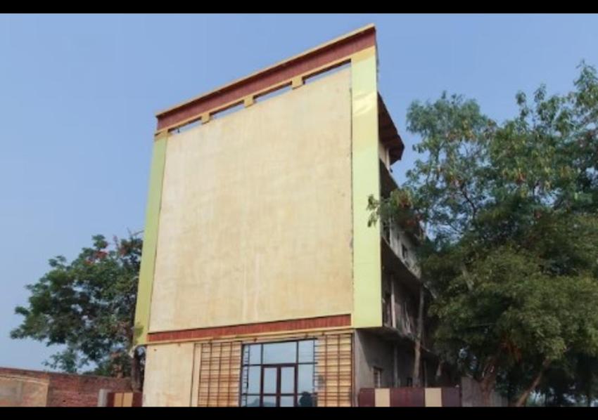 Hotel J N Plaza by WB Inn