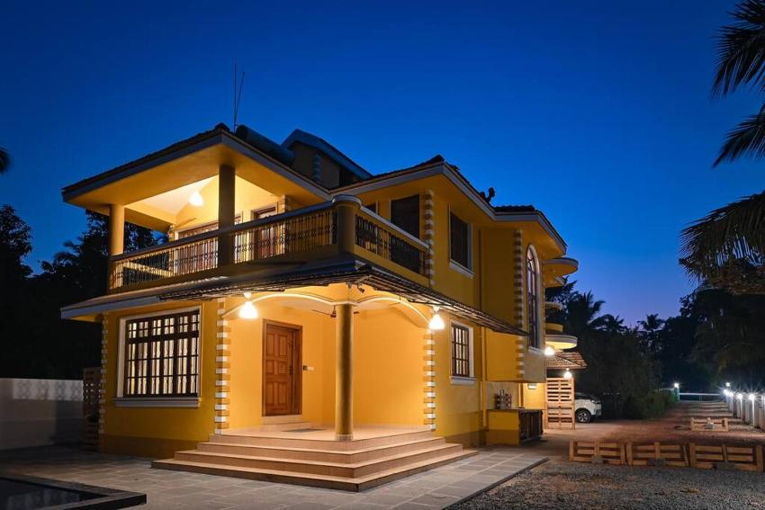 Independent 3 Bhk Villa with Pool in Betalbatim