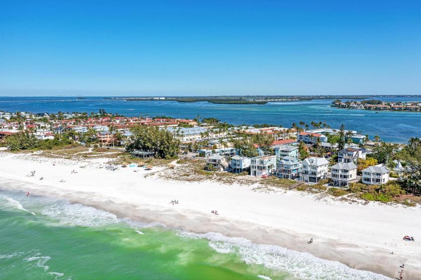 The Anna Maria Island Beach Palms 5B