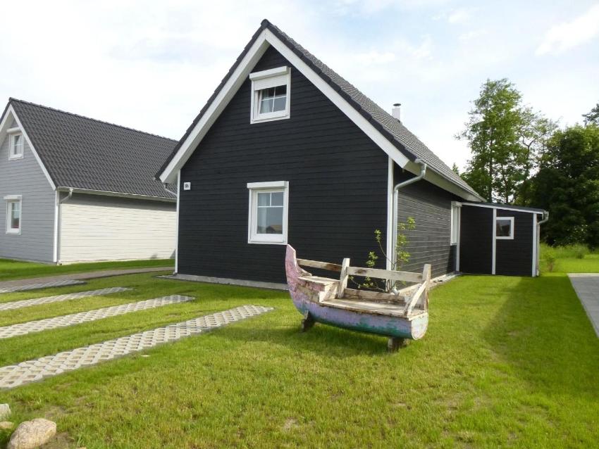 Neu im Jahre 2017 Charmantes Ferienhaus mit Terrasse, direkt am Sportboothafen für erholsamen Urlaub mit Tagesausflügen