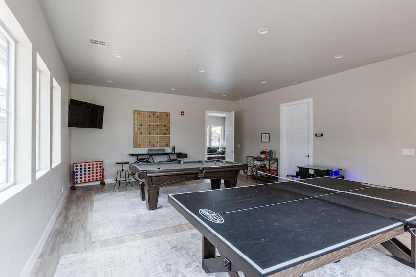 Ocotillo Springs 18 Sleeps 23, Community Pool and Hot Tub, Beautiful View of Ocotillo Springs Amenities