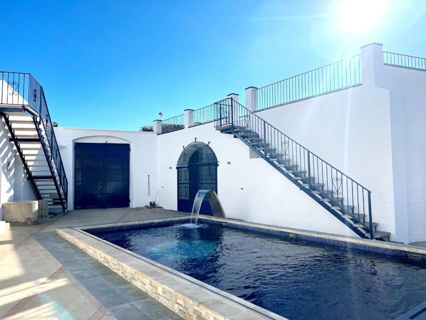 Casa con piscina y vistas al mar - Can Macau