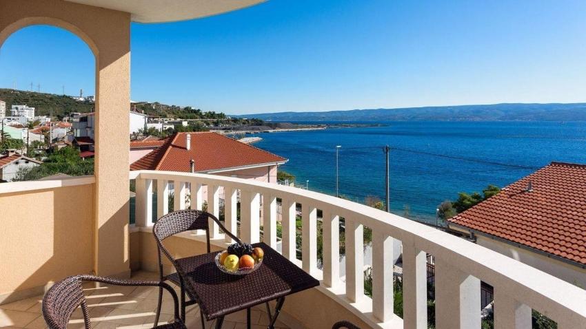 Ferienwohnung Apartmani Muše A3 mit Infinity-Pool, direkt am Meer bei Dugi Rat - Rauchverbot im gesamten Innen- und Aussenbereich