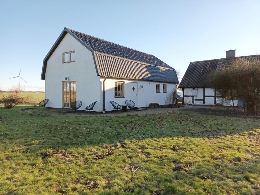 Cozy holiday home near Simrishamn and Osterlen