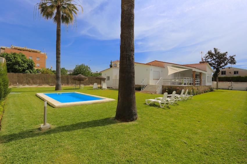 VILLA LUNA Beach Premium 9PAX