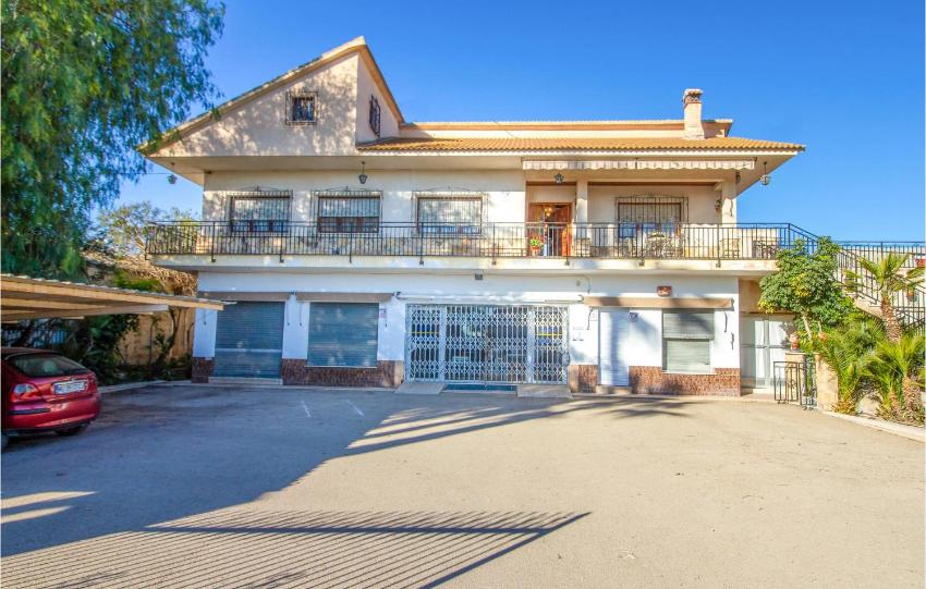Stunning home in Lorca with WiFi and 4 Bedrooms