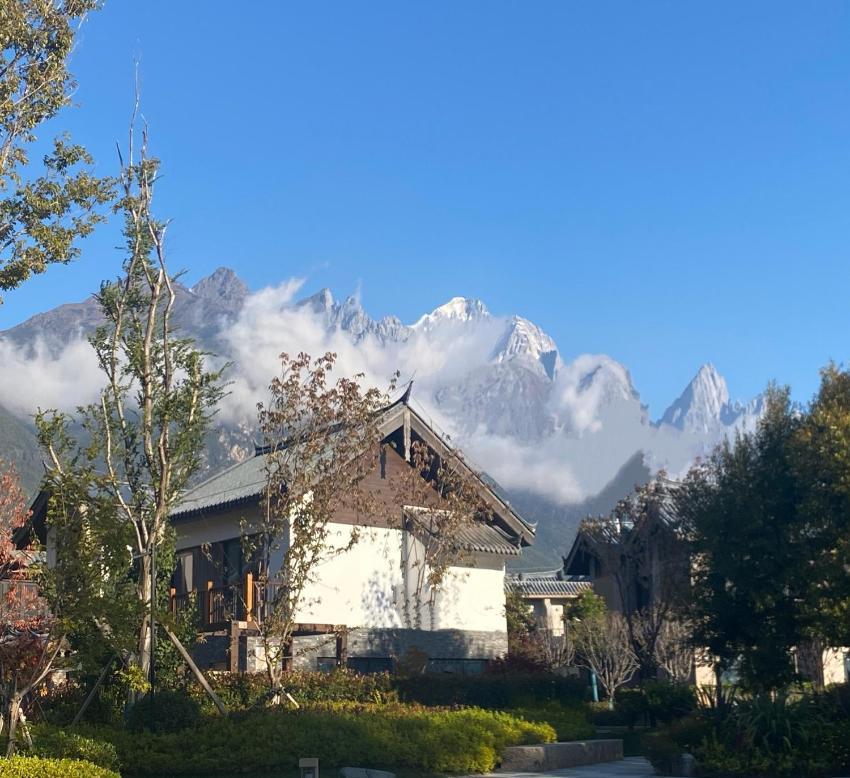 Lijiang Albion Resort