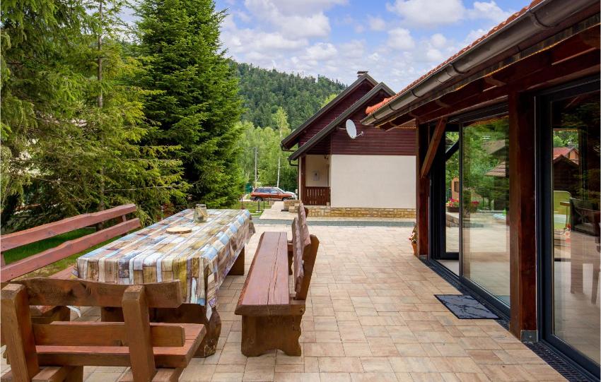 Nice home in Fuzine with Jacuzzi, 2 Bedrooms and Sauna