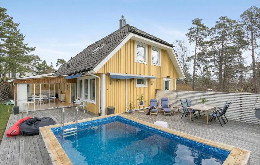 Amazing home in Vaxholm with Outdoor swimming pool, WiFi and 4 Bedrooms