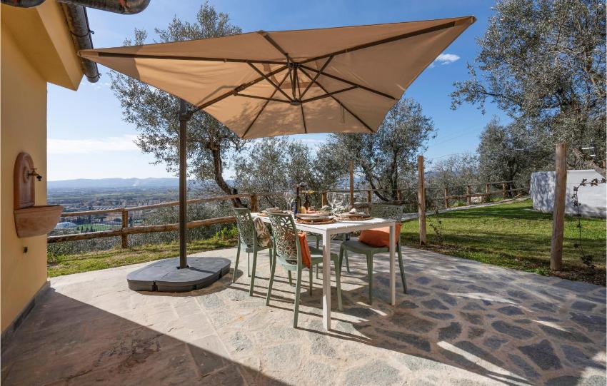 Awesome home in Sesto Fiorentino with WiFi and 2 Bedrooms