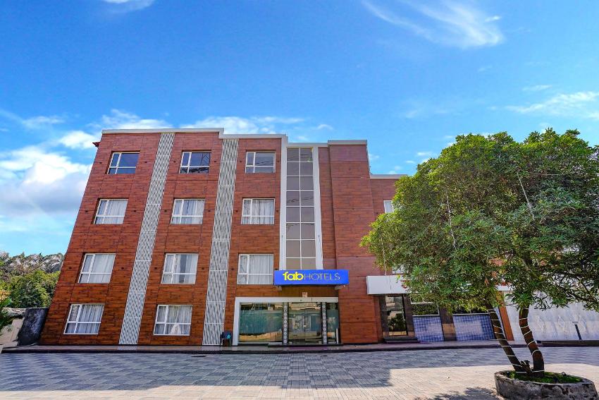 FabHotel Prime Landmark Aura