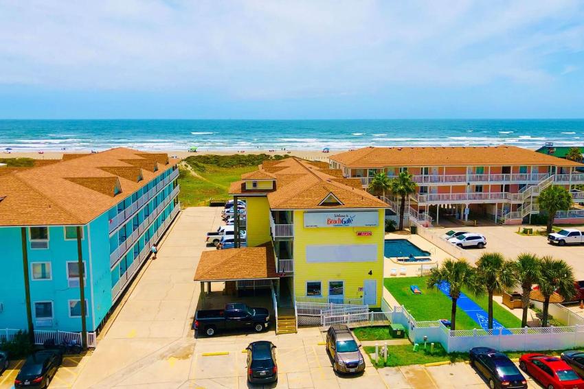 BeachGate CondoSuites and Oceanfront Resort