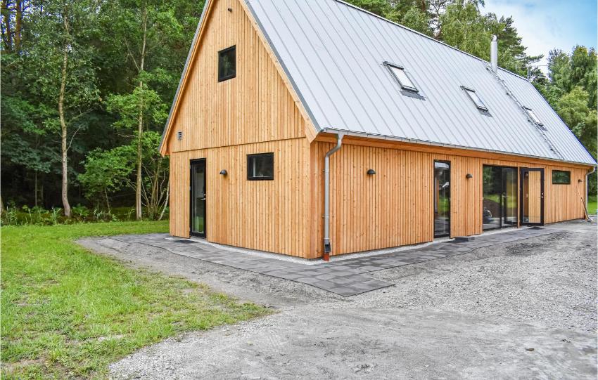 Nice home in Ystad with 4 Bedrooms and WiFi