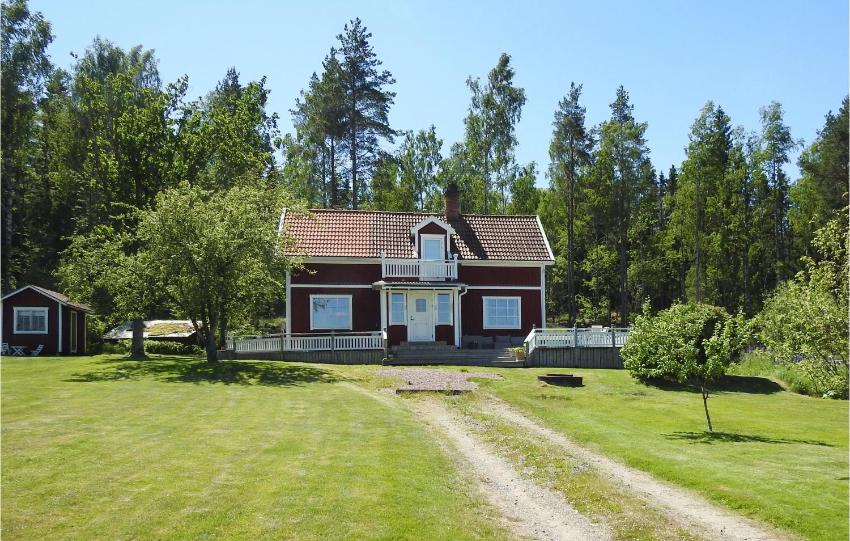 Three-Bedroom Holiday Home in Kristinehamn