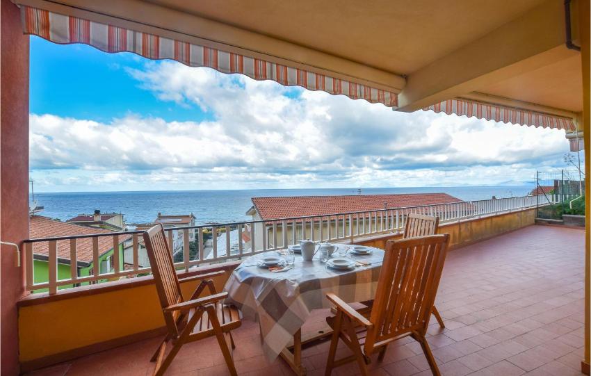 Beautiful apartment in Gliaca di Piraino with 2 Bedrooms